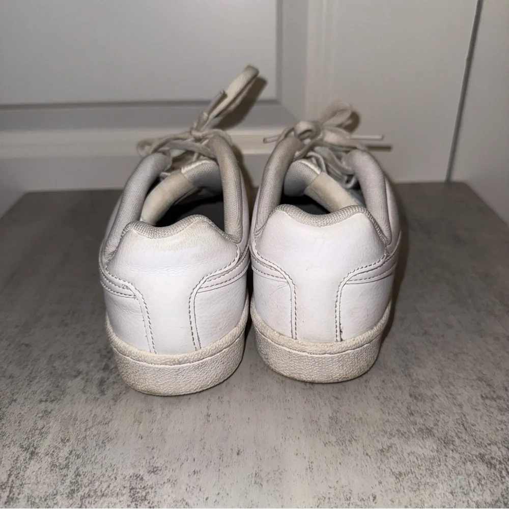 Used White Nike Size 4.5Y